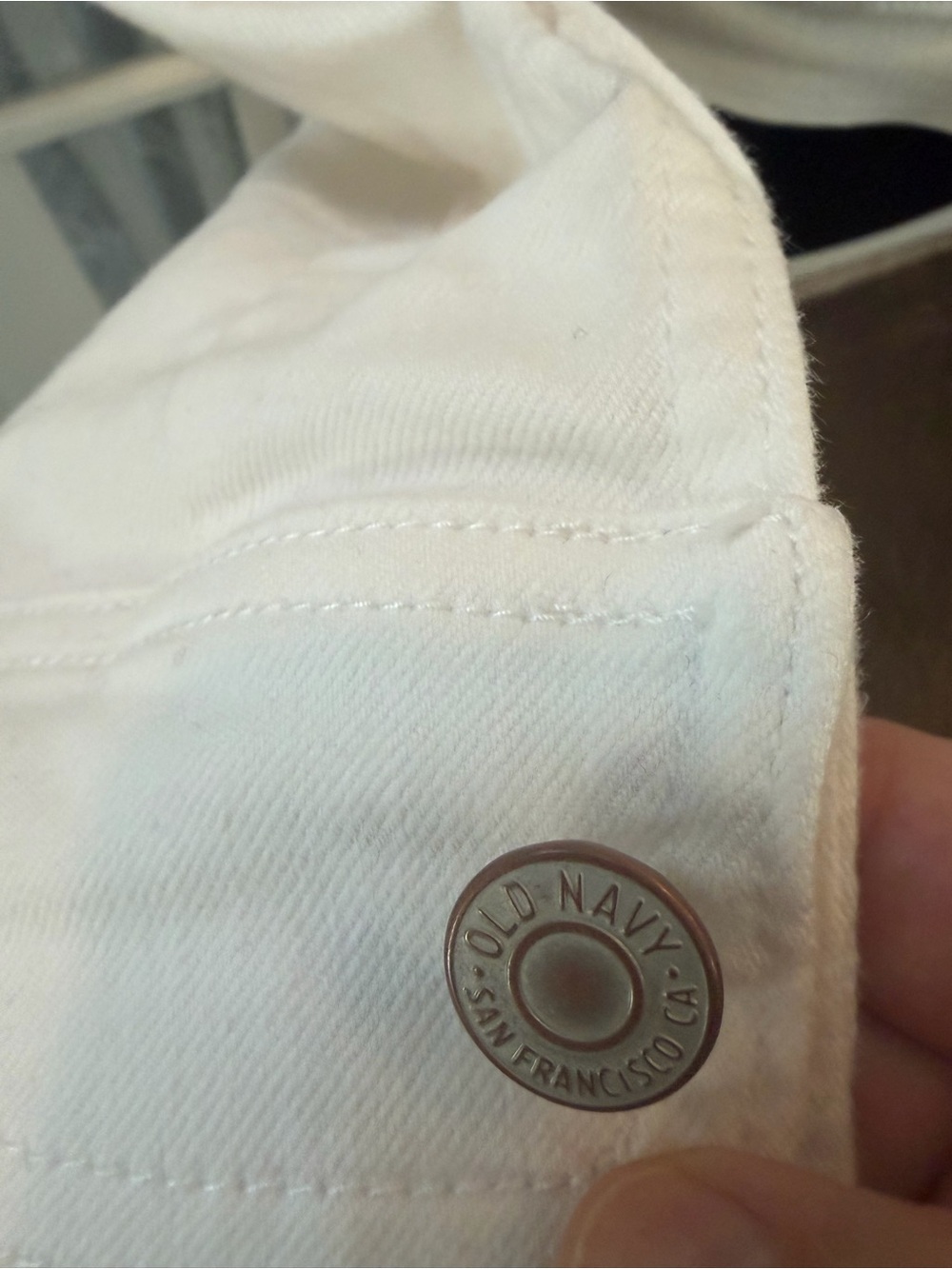 Old Navy Ladies White Denim Jacket - Button Front Size Med pockets EUC - Picture 9 of 15